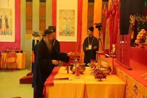 车内风水摆件里 这几样都是可以招财转运的