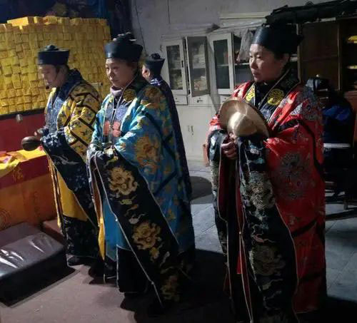 做六亲合和化解家庭不和，改善婆媳、父子、手足之间关系