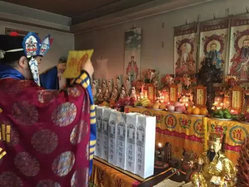 财富从布施中求，如何更快求得好姻缘？