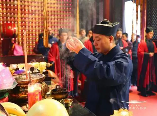 邝道堂姻缘和合爱情婚姻挽回法事,以生日算姻缘