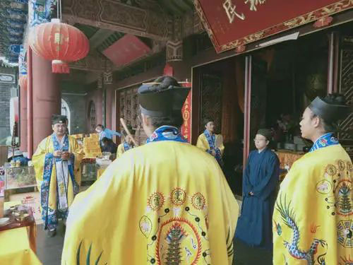 男人精神出轨初期表现 不早点解决 身体出轨是迟早的事