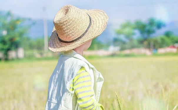 当小孩惊吓晚上叫还是中午叫，根据孩子情况来