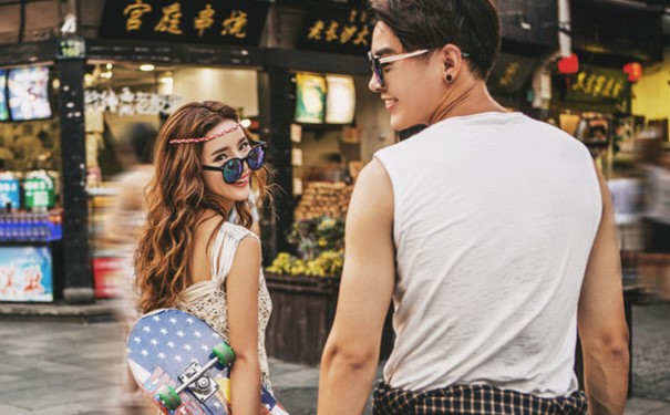 和男朋友感情渐渐淡了,你可以借助这个方法去加深